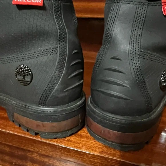 Timberland Helcor Mens Black Waterproof Boots
Excellent Condition… Scuff proof.. - Picture 3 of 6